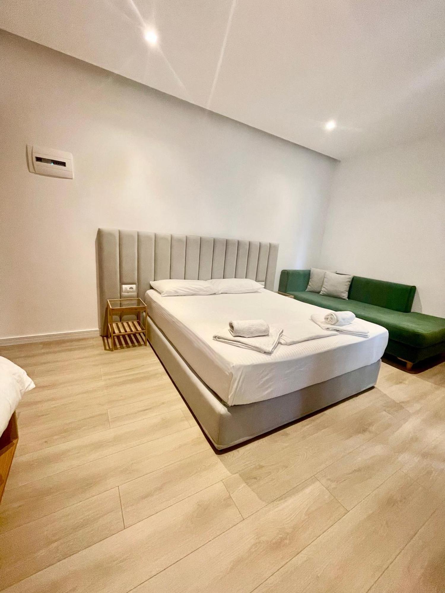 Hotel Aulona Саранда Экстерьер фото